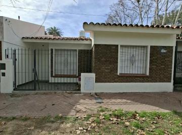 Casa de 3 ambientes, Rosario · Alberdi, Alvarez Thomas 2100