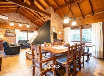 Casa · 212m² · 5 Ambientes · 2 Cocheras · Casa en Venta 5 Amb en Pinamar Zona Iglesia
