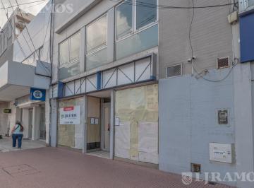 Local comercial · 587m² · Local en Alquiler - Martinez