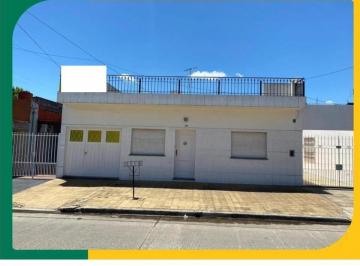 Casa de 5 ambientes, Tres de Febrero · Casa Familiar Grande Para Familia Numerosa