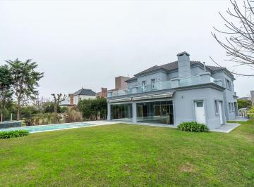 Casa · 337m² · 6 Ambientes · 1 Cochera · Venta Casa Nuevo Quilmes 5 Amb + Dependencia