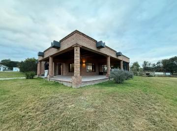 Casa · 320m² · 5 Ambientes · 5 Cocheras · Exc Casa 4 Dor Vta Gge/dep/jard Calle Encon Esq Teros Tipal