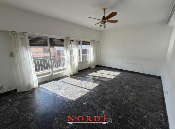 PH · 102m² · 4 Ambientes · Venta •ph • Lomas del Mirador • Cuatro Ambientes • Patio • Apto a Credito