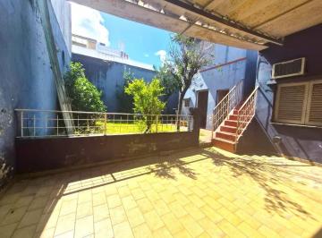 Casa · 136m² · 5 Ambientes · 1 Cochera · Venta Apta Crédito Casa 5 Ambientes con Jardín Villa Real