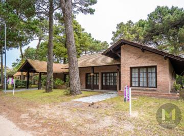 Casa · 225m² · 5 Ambientes · Casa en Venta Pinamar Golf Nuevo