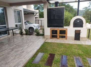 Casa · 200m² · 4 Ambientes · 7 Cocheras · Exc Casa 3 Dor Alq Gge/dep/jard/pil/qcho Catalán