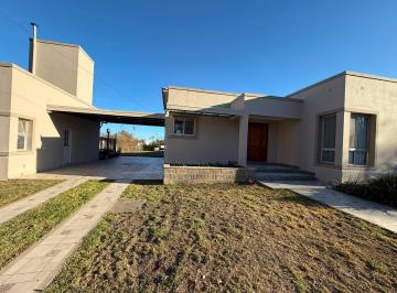Casa · 200m² · 4 Ambientes · 7 Cocheras · Exc Casa 3 Dor Alq Gge/dep/jard/pil/qcho Catalán