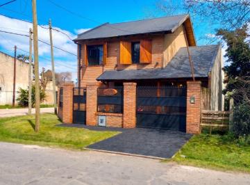 Casa de 4 ambientes, Ezeiza · Casa 4 Ambientes Estilo Campestre en Venta en La Unión con Cochera y Apto Crédito