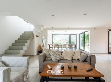 Casa · 189m² · 5 Ambientes · 1 Cochera · Casa en Alquiler en Pinamar a 3 Cuadras del Mar