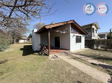 Casa · 82m² · 3 Ambientes · 1 Cochera · Casa en Los Reartes, con Hermosa Vista a Las Sierras, a Tres Cuadras del Rio