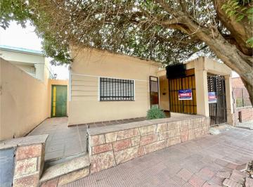 Casa de 7 ambientes, Córdoba · Casa a Reciclar en Venta, 2 Dorm. con Departamento Independiente, Villa Cabrera, Córdoba