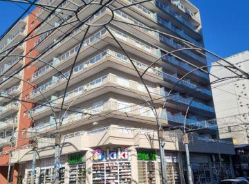 Departamento de 2 ambientes, Tres de Febrero · Departamento 2 Ambientes en Alquiler en Edificio con Balcon y Ascensor, Caseros Centro