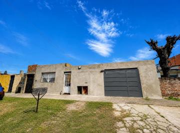 PH · 130m² · 5 Ambientes · 1 Cochera · PH en Tapiales