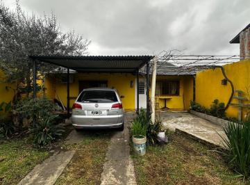 Casa · 90m² · 4 Ambientes · 2 Cocheras · Casa en Temperley Oeste