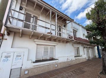 Casa · 220m² · 6 Ambientes · 1 Cochera · Venta/casa 4 Dormitorio/centro/rafaela