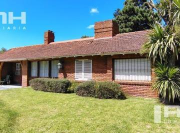 Casa · 1202m² · 5 Ambientes · 2 Cocheras · Casa en Venta Pinamar Zona Iglesia