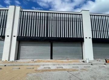 Local comercial · 140m² · 3 Ambientes · Local en Miradores de Manantiales