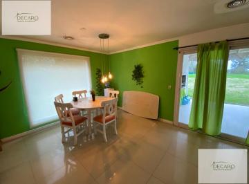 Casa · 290m² · 5 Ambientes · 4 Cocheras · Casa en Alquiler en Pilar Golf Club