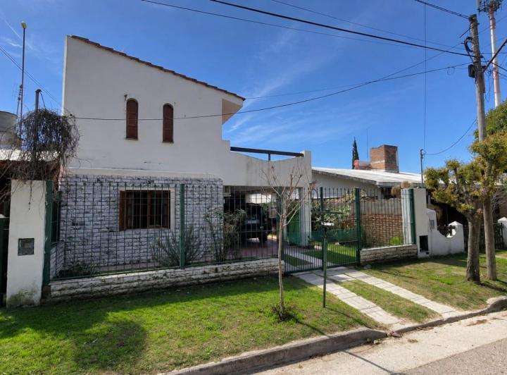 Casa · 190m² · 5 Ambientes