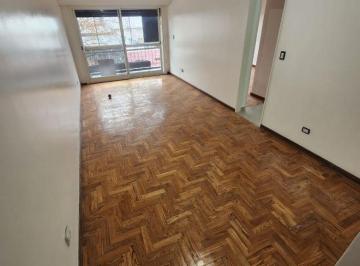 Departamento de 3 ambientes, Villa General Mitre · Excelente 3 Amb. - Al Frente - Balcon Corrido - Muy Buena Ubicacion - Lavadero Independiente