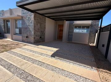 Casa · 300m² · 5 Ambientes · 2 Cocheras · Casa en Terrazas Manantiales 2