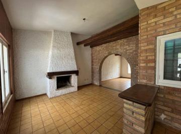 Casa de 5 ambientes, Córdoba · ¡Dueño Vende en Alto Verde! Hermosa Casa de 3 Dorm. + Local Comerc