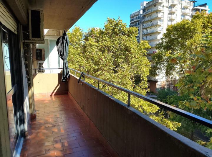Departamento · 83m² · 5 Ambientes · 1 Cochera