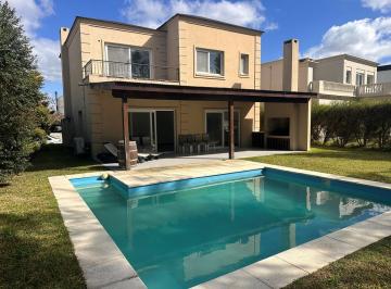 Casa · 200m² · 5 Ambientes · 2 Cocheras · Casa en Venta Oportunidad en Castaños, Nordelta, Tigre