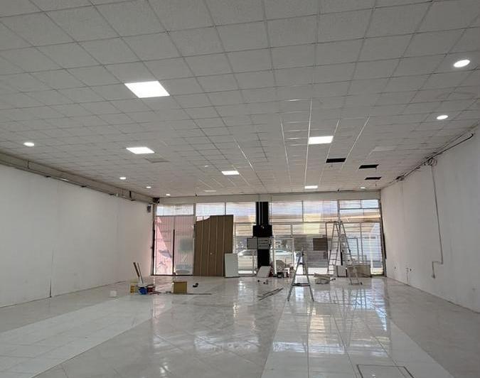 Local comercial · 240m² · 1 Ambiente