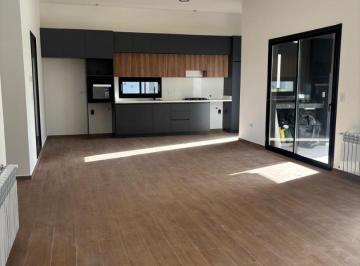 Casa · 136m² · 4 Ambientes · 2 Cocheras · Casa en Venta Apta Credito - Siete Soles