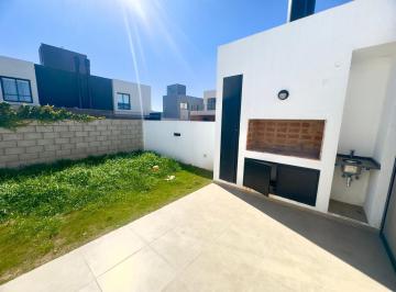 Casa · 100m² · 4 Ambientes · 2 Cocheras · Dúplex a Estrenar 2 Dorm Planta Baja Patio Cochera Solares de Manantiales