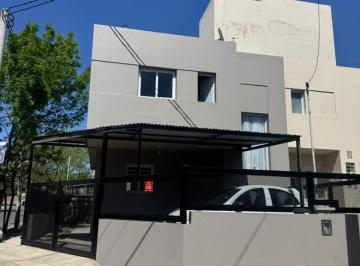 Casa · 100m² · 7 Ambientes · 1 Cochera · Venta Duplex en Lomas del Chateau Apto Crédito