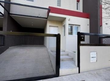 Casa · 130m² · 6 Ambientes · 1 Cochera · Dúplex en Venta de 2 Dorm. – Lomas de Chateau