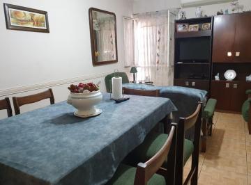Departamento · 66m² · 5 Ambientes · Bv. Avellaneda 1869 - Duplex - Dos Dorm.