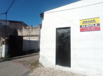 Bodega-Galpón · 100m² · 1 Ambiente · Galpon en Alquiler en Remedios de Escalada