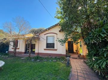 Casa · 85m² · 4 Ambientes · 1 Cochera · Venta Casa 4 Amb Pileta/quincho Robles del Monarca