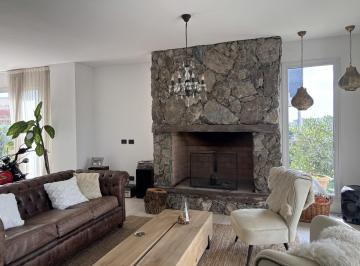 Casa de 4 ambientes, Tigre · Casa Sobre Laguna en Barrio Los Carpinchos