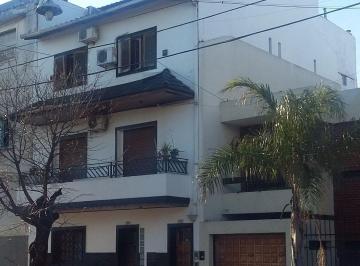 PH · 212m² · 7 Ambientes · Amplia Casa en Altos, PH Entrada Indep. Muy Buena