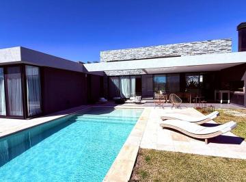 Casa · 315m² · 6 Ambientes · 4 Cocheras · Casa 6 Ambientes en Venta – Fincas de San Vicente