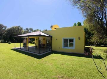 Casa · 92m² · 4 Ambientes · 3 Cocheras · Casa 4 Amb en Venta en Open Door con Pileta