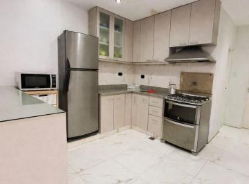 Casa · 156m² · 7 Ambientes · 2 Cocheras · Casa Lote Propio: 4 Suites, 2 Cocheras y Seguridad