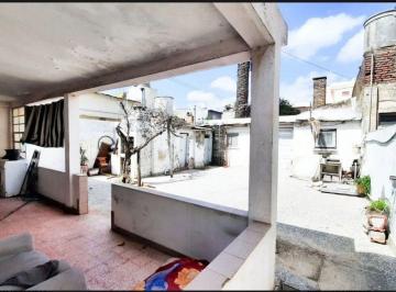 Casa · 123m² · 3 Ambientes · 1 Cochera · Venta Casa 3 Amb Patio Cocher Jdin Bernal Financia
