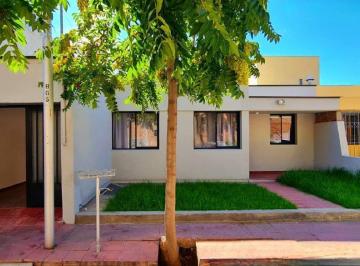 Casa · 128m² · 6 Ambientes · 2 Cocheras · Venta Casa Céntrica, Apta Credito, San Rafael - Mza