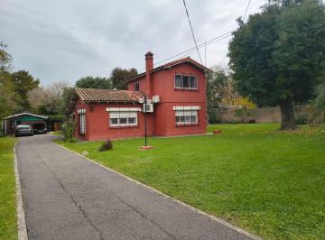 Casa · 300m² · 8 Ambientes · 6 Cocheras · Venta Casa Lote Propio en El Talar