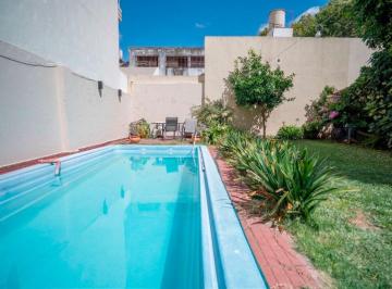 Casa · 285m² · 6 Ambientes · 2 Cocheras · Casa San Martín Venta Jardín Pileta + Departamento