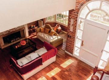 Casa · 240m² · 6 Ambientes · 2 Cocheras · Casa en Venta La Plata Gonnet