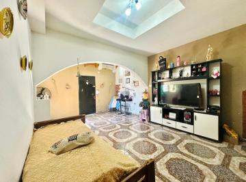 Casa · 75m² · 4 Ambientes · 2 Cocheras · Casa en Venta en Melchor Romero