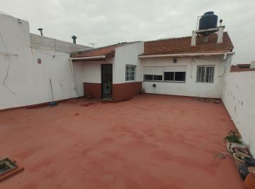 Casa · 250m² · 4 Ambientes · 6 Cocheras · Venta Casa 4 Amb Quincho + Galpon + Local Villa Domin