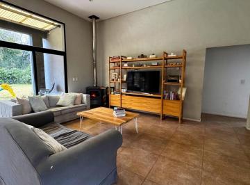 Casa · 144m² · 4 Ambientes · 1 Cochera · Venta Casa 4amb C/cochera + Quincho + Pileta - Escobar
