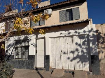 Casa · 155m² · 7 Ambientes · 2 Cocheras · Venta Casa Cipoletti 3 Dorm., B. Villarino